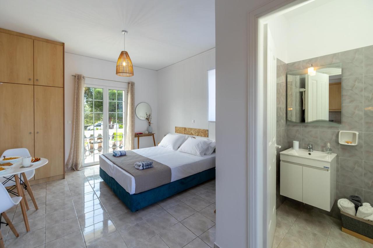 White House Studios & Apartments Argostolion Dış mekan fotoğraf